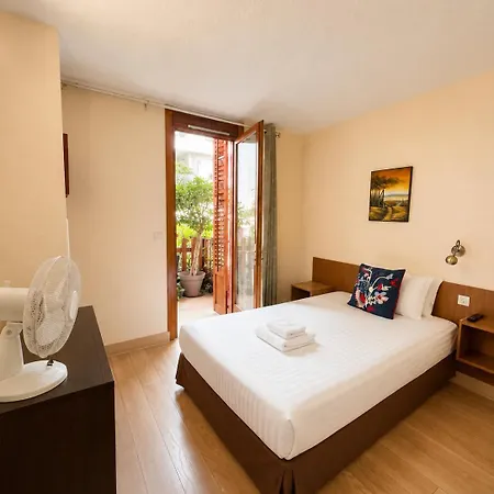 Hotel Des 4 Soleils-3